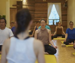 Caroline Mousserin | Yoga | Sonothérapie | Watsu cours de yoga privés